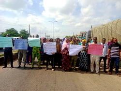 Osun shop owners protest against govt refusal to redeem over N1bn compensation pledge
