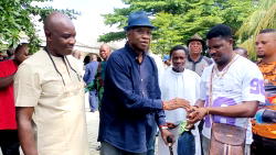 Amukpe Community donates vehicles to vigilante group