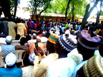 Gale of defections hit Kebbi APC as ex-Senate leader receives thousands of defectors to PDP