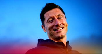 Lewandowski completes four-year deal switch to Barcelona