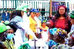 Osun 2022: APC National Women Leader provides free medical care for women, youths