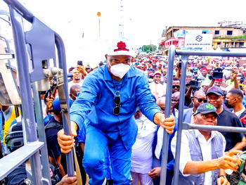 Uzodimma praises Buhari, calls for community support as he launches construction of  2 major roads in Imo