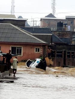Just in: Flood sweeps SUV, four occupants away in Lagos