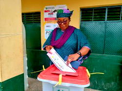 Osun guber: PDP, APC confident of victory, commend INEC, Electorate
