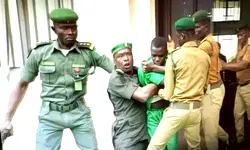 [Video] Murderer, Uduak Akpan attempts escape after death sentence