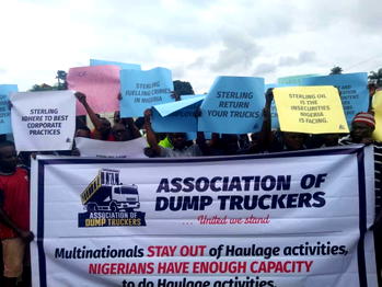 C’River: Dump truckers protest “intrusion” of haulage activities by multinationals, block Calabar Itu Road