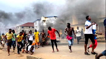 Curfew imposed as police officers, citizens killed in anti-government protests in Sierra Leone