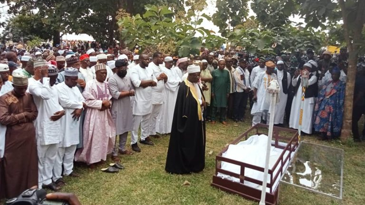  Tafa Balogun, former Police I-G buried in Osun