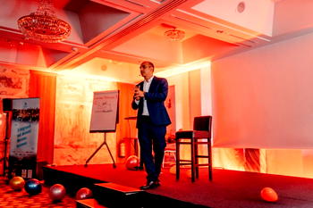 Business coach Javid Niazi Hoffman unveils his cutting-edge strategy to get more clients