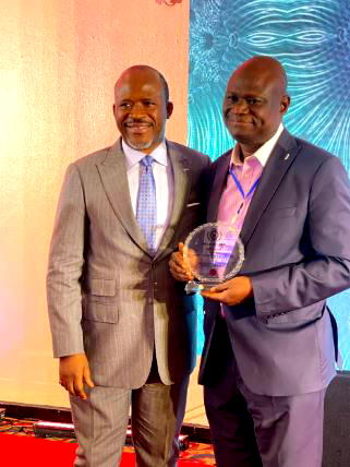 AIB Spokesman wins image maker award of the year at LAAC conference