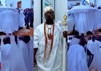 Ooni of Ife covered by palace chiefs as he exits his car, Netizens react [Video]