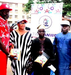 Sanwo-olu Support Group Donates Foodstuff to Senior Citizens