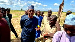 Zulum visits 10 farms in 4 LGAs, explains FG’s fertilizer ban in Borno