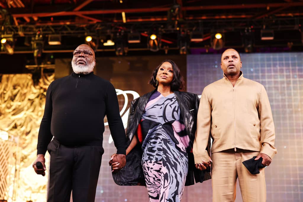 Photos T D Jakes Passes Ministry Baton To Babe Sarah Jakes Roberts