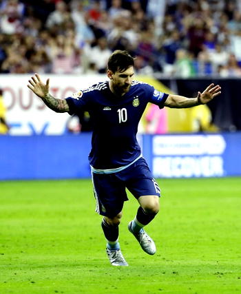 Messi fires Argentina past Honduras