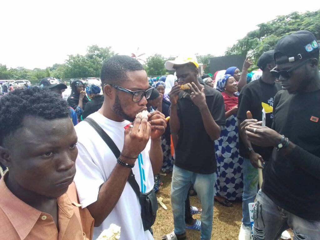 Photos: Supporters eat “Agbado” at City Boy Movement concert in Abuja ...