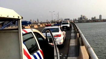 [Video] Protest: Police take over 3rd Mainland Bridge, issue warning to NANS