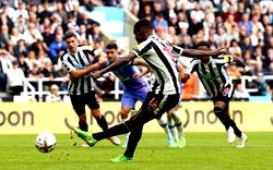 EPL: Isak to the rescue as Newcastle share spoils with Bournemouth