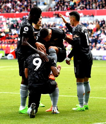 Arsenal rip Brentford apart, back on top