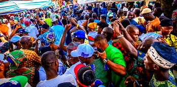 2023: Over 2,315 PDP, SDP members defect to APC in Oyo