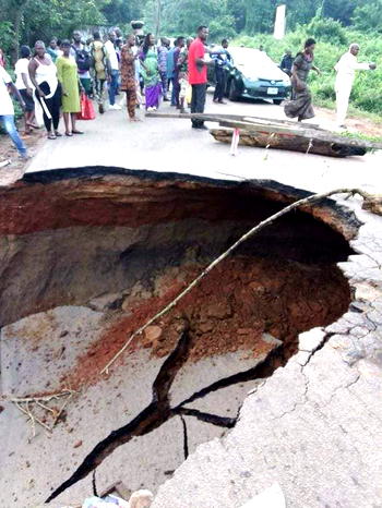 Ekiti: Okemesi road collapses, community calls for caution over diversion of traffic