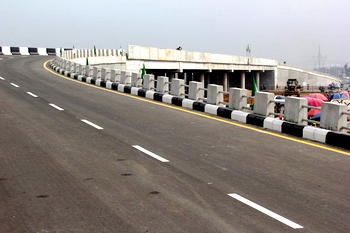 Motorists lament bad portion, traffic around Effurun flyover