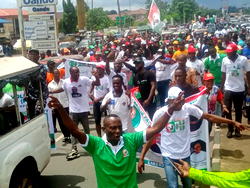 Fans lock down Umuahia for Peter Obi, vow to deliver 90% Abia votes