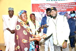 Kwara govt disburses N600m grants to 30,000 traders