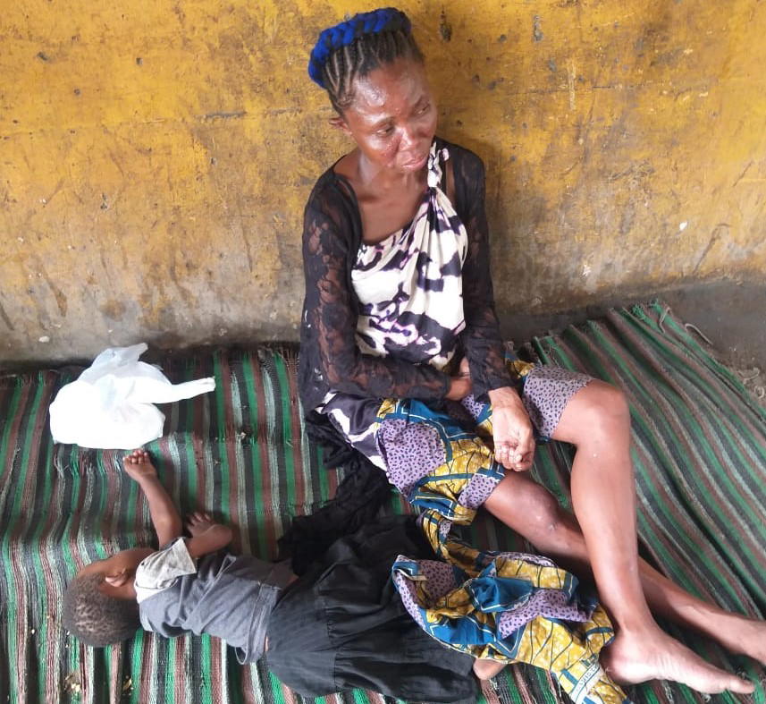 Woman living under Lagos bridge for 5yrs with baby begs for help