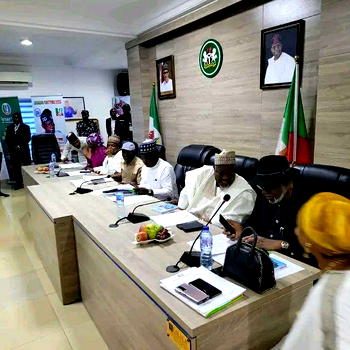 Lalong, Akeredolu other APC Govs meet Campaign Council Directors 