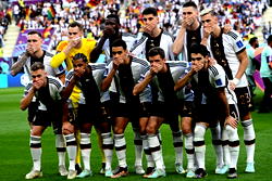 Germany players cover mouths in protest for World Cup photo