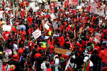 Ghanaians protest economic crisis, demand resignation of President 