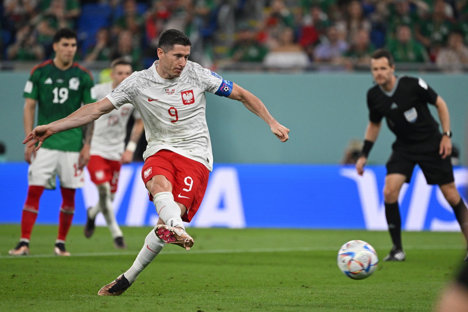 Lewandowski still the key for Poland's World Cup hopes