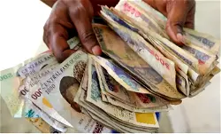 Relief for Nigerians as banks dispense, accept old Naira notes