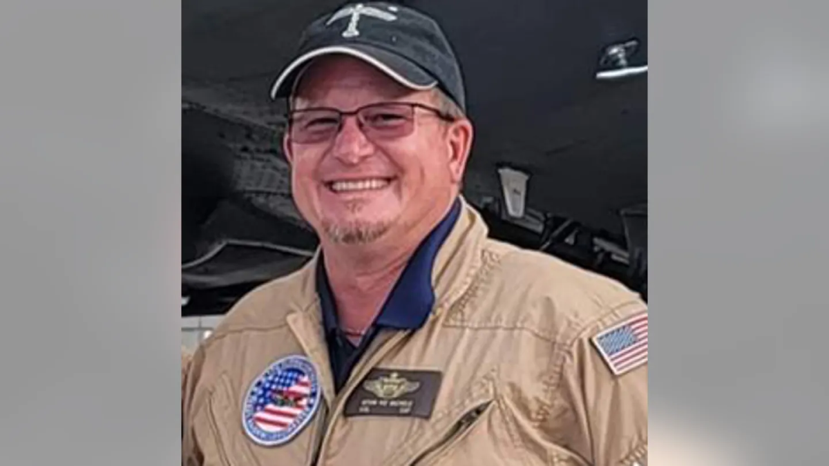 [Photos] Pilot, 5 Crew Members Killed In Airshow Collision At Dallas ...