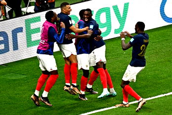 <strong>France beat Morocco 2-0 to set up World Cup final against Argentina</strong>