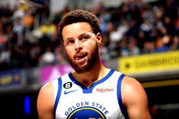 Curry suffers shoulder injury in Golden State NBA loss at Indiana