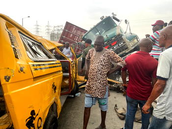 [VIDEO] Cele truck accident: ‘Driver cried for help before the container finally crushed him’