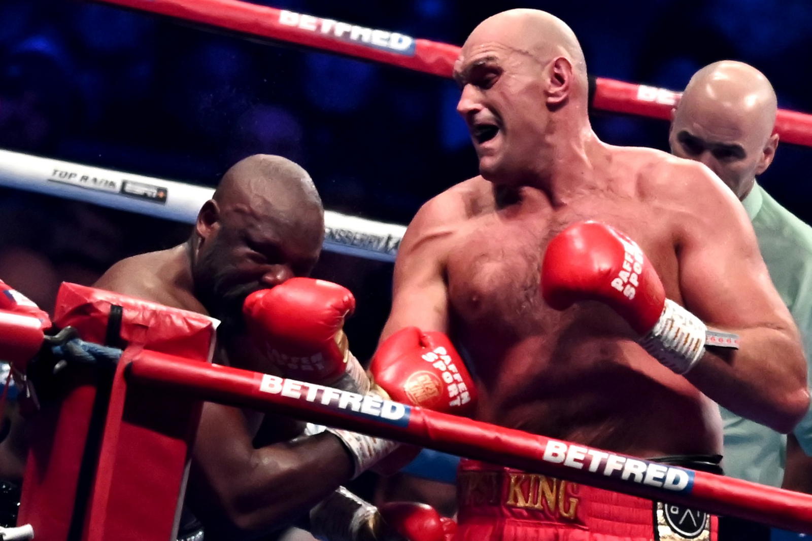 Fury Stops Chisora To Retain WBC Heavyweight Title