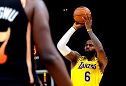 LeBron’s 47 points on 38th birthday spark Lakers to NBA win