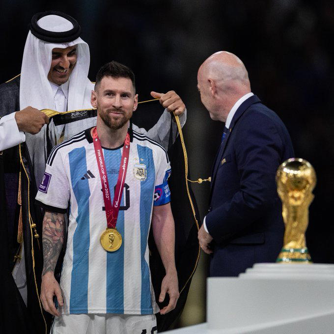 Reaction to Lionel Messi wearing a bisht while lifting the World