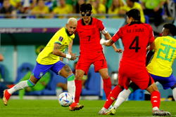 Neymar returns as Brazil brush aside South Korea to reach World Cup quarters