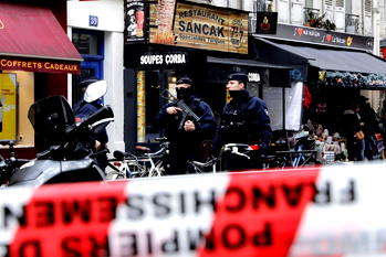 Two dead, four injured in Paris shooting
