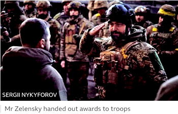 Ukraine war: Volodymyr Zelensky visits frontline city of Bakhmut