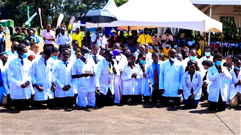 Ugandan doctors kneel, beg Museveni to seek seventh term
