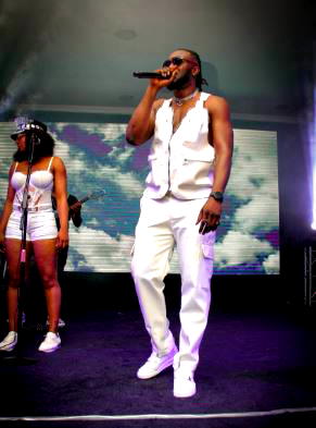 Dezign Ovo returns with Live Concert 2.0