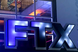 FTX chief charged in scheme to defraud crypto investors