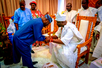 Photos: Atiku visits Ooni of Ife, Adimula of Ijesaland
