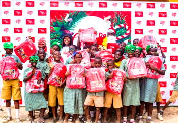 Christmas: itel donates Libraries, other educational items to over 1,000 children in Lagos