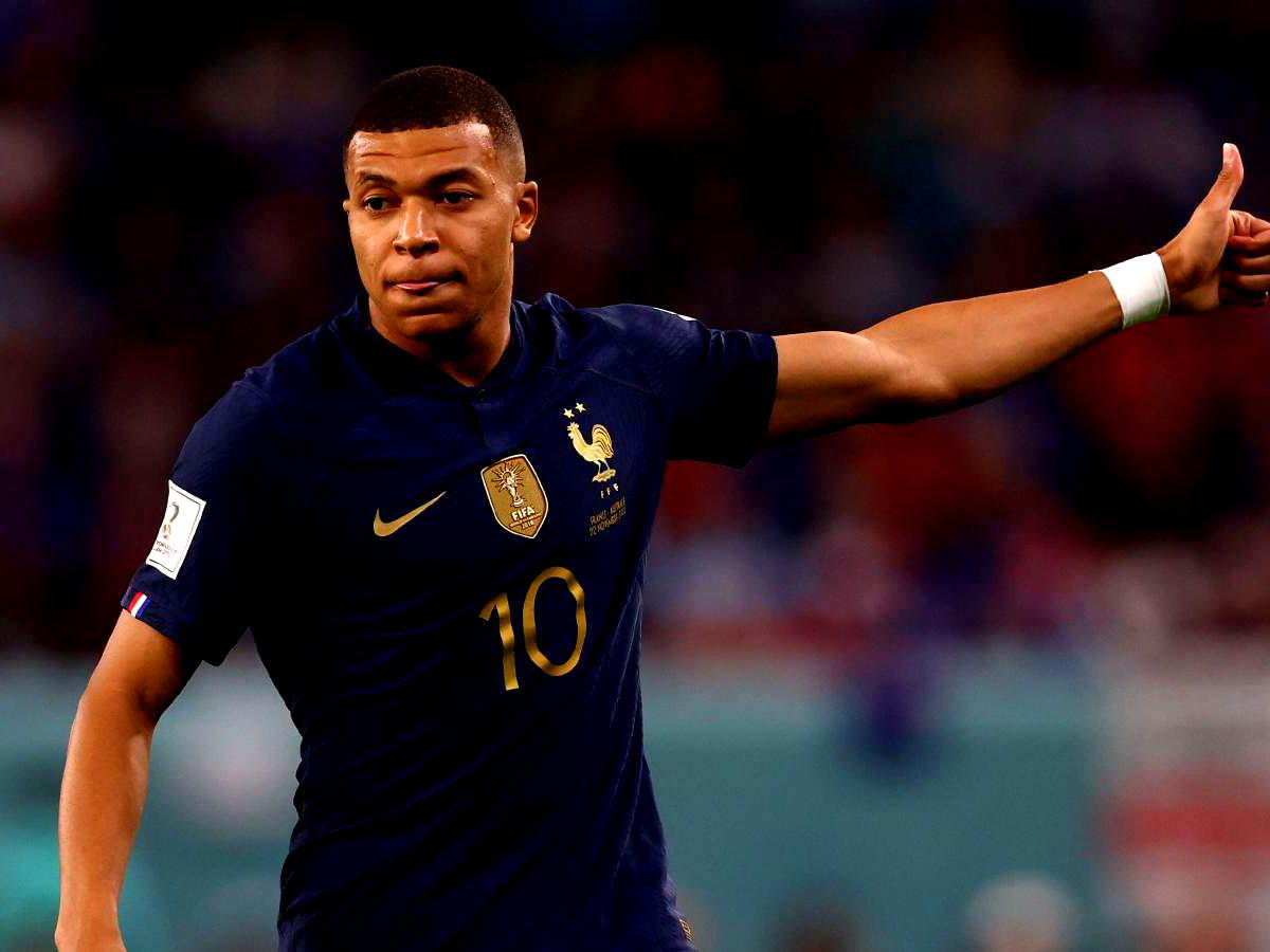 Мбаппе нос видео. Mbappe 2022. Мбаппе 2022. Мбаппе 2021. Mbappe World Cup 2022.